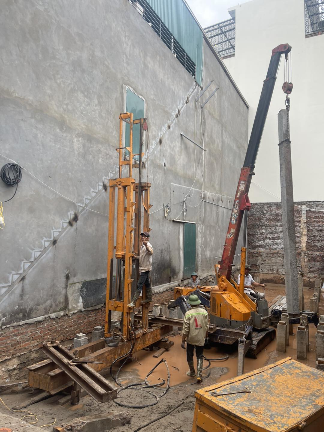 486112795 987625250132865 2586598633134691794 n - Dịch Vụ Ép Cọc Bê Tông Hà Nội