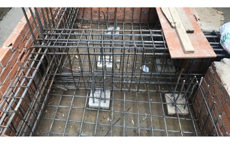 Thép giúp tăng độ cứng và khả năng chịu tải cho móng