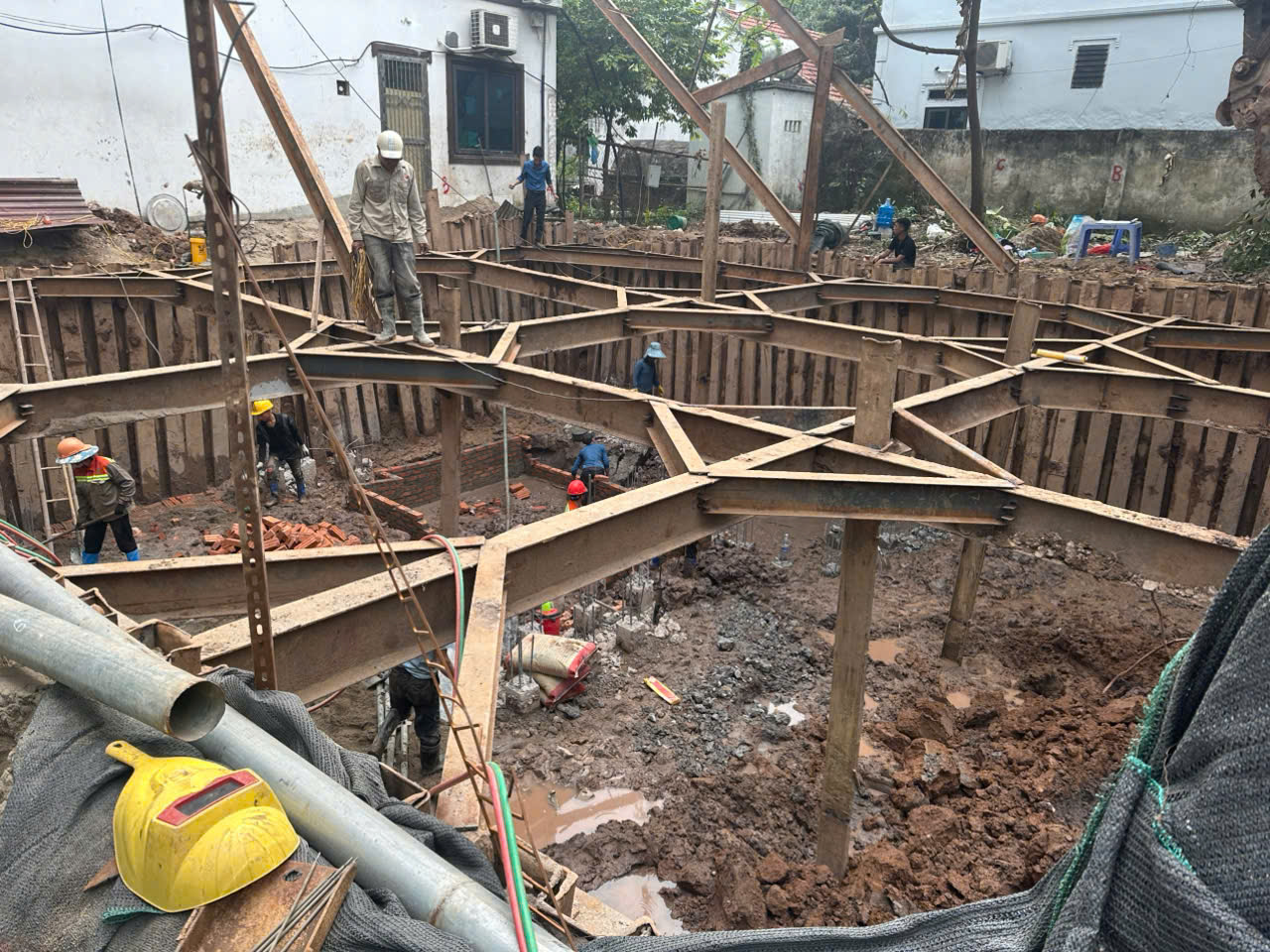 z7287364500860 1965427e882b78903ae90a5f02dc42f9 - Dịch vụ chống văng, chống nghiêng nhà chuyên nghiệp tại Hà Nội